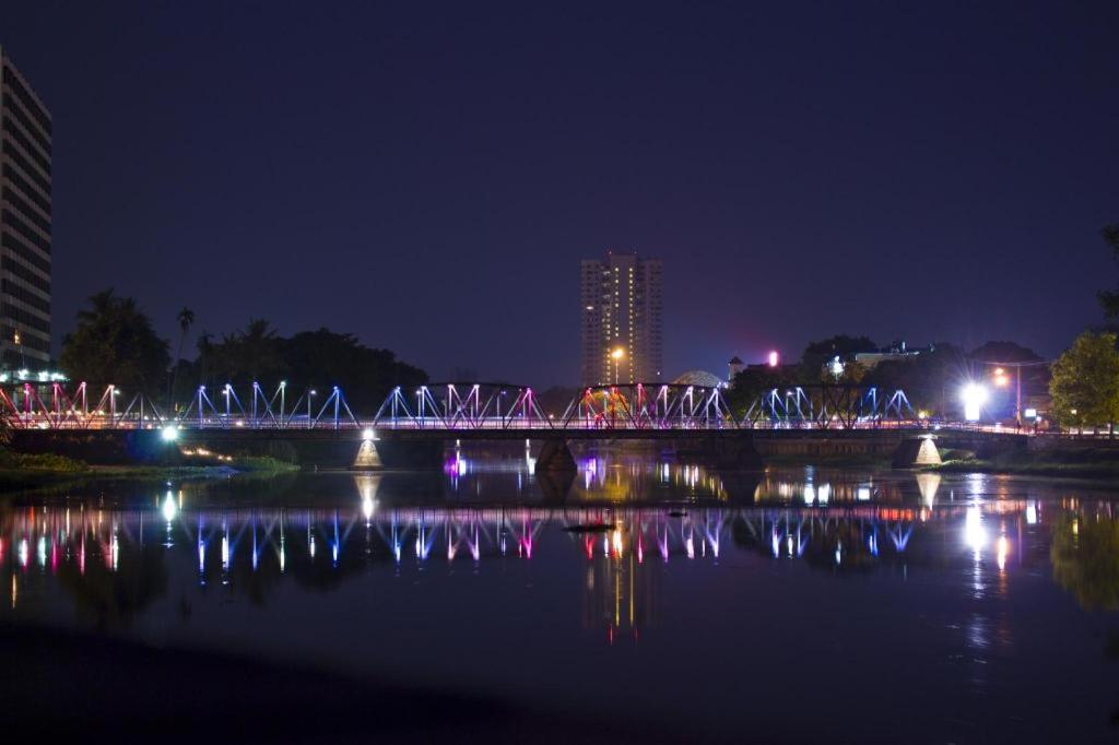 Oyo 412 7 Days Hotel Чиангмай Экстерьер фото