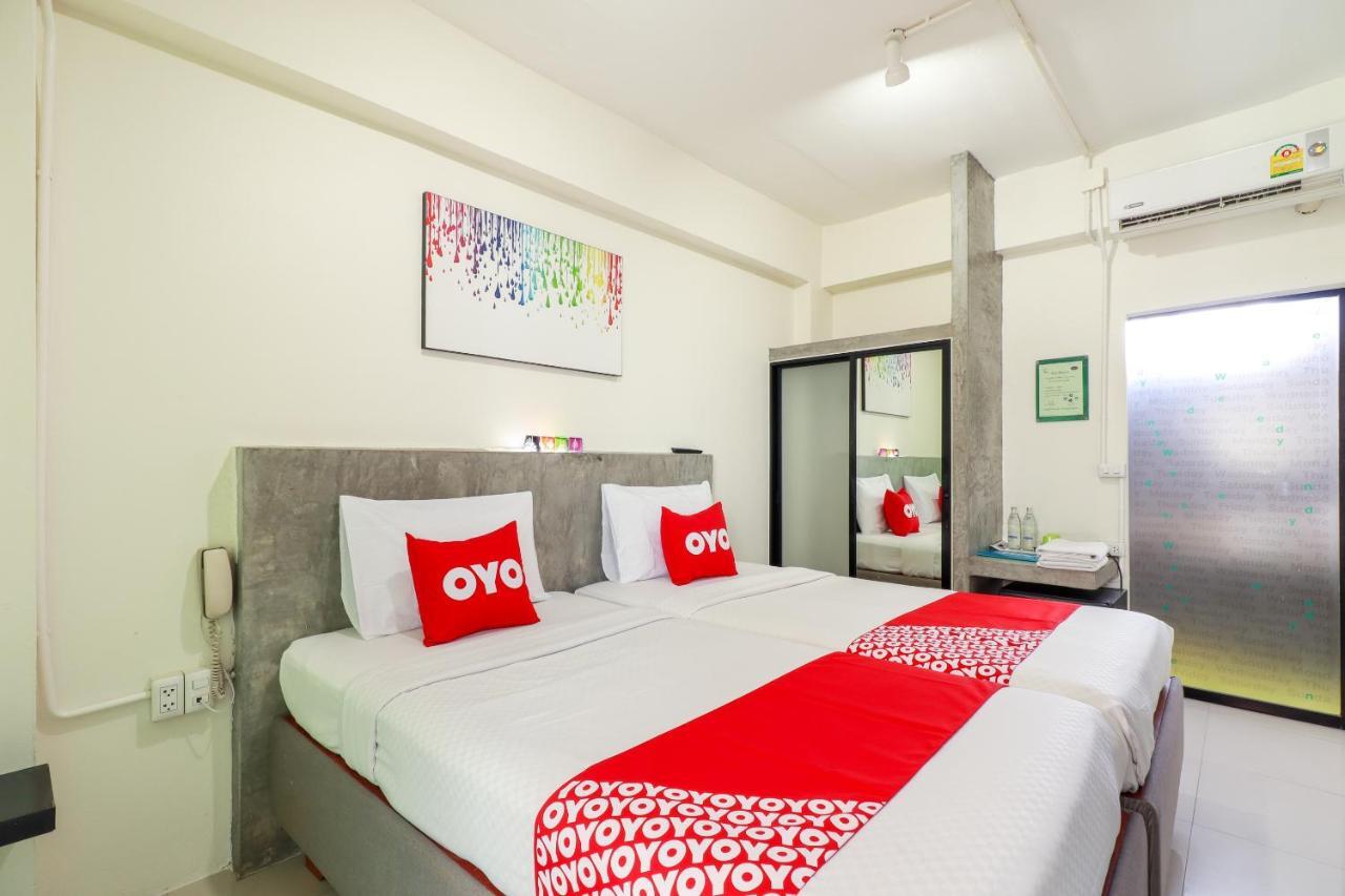 Oyo 412 7 Days Hotel Чиангмай Экстерьер фото